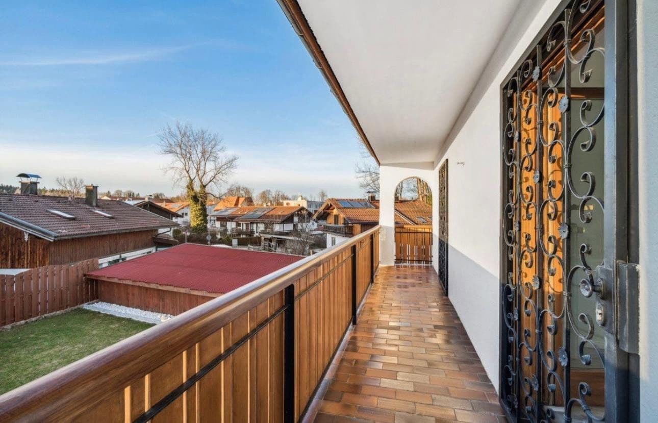 Predaj domu 133 m², pozemek 351 m², Birkenstraße 19, Miesbach, Bavorsko Predaj domu 133 m², pozemek 351 m², Birkenstraße 19, Miesbach, Bavorsko