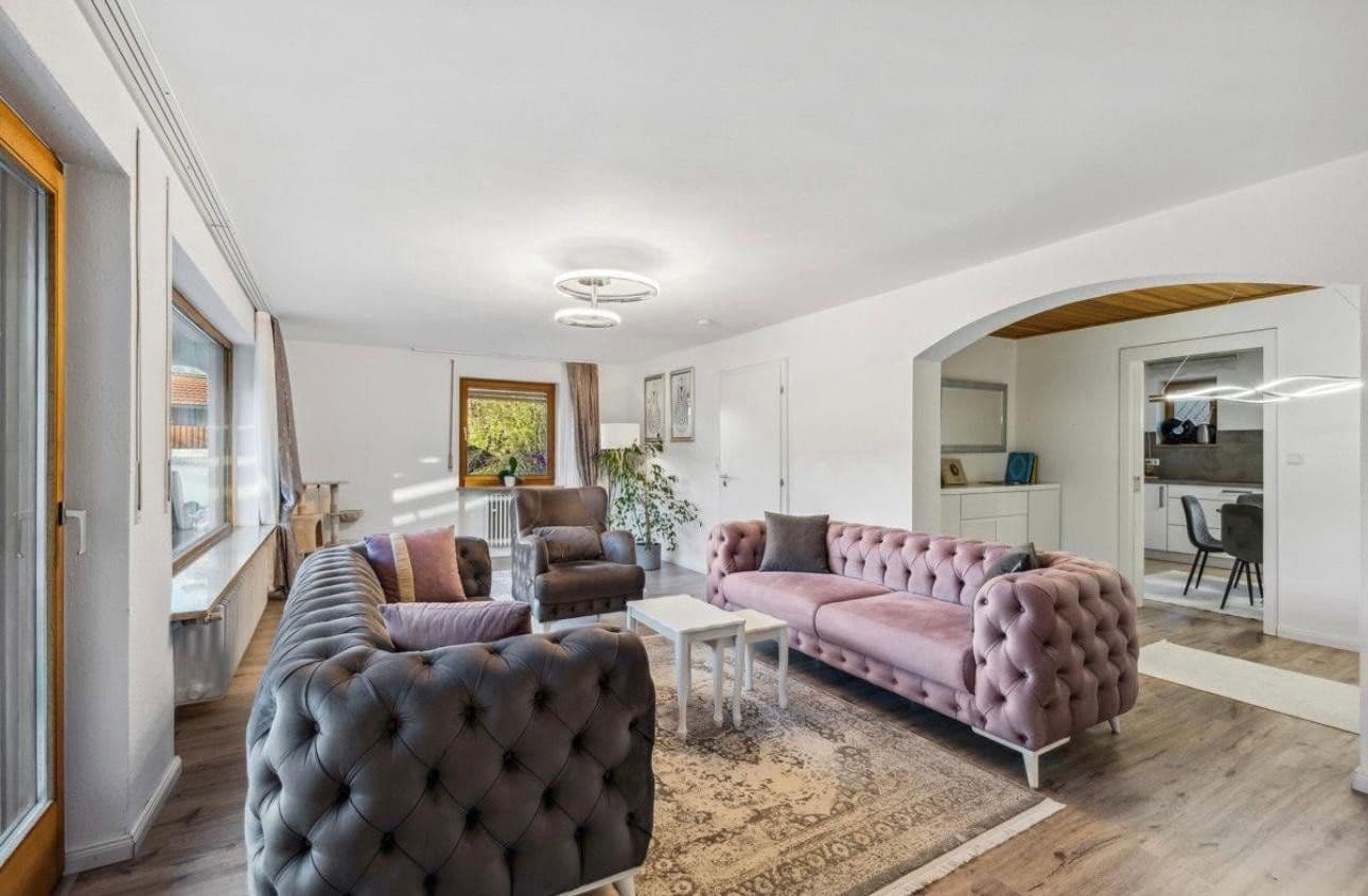 Predaj domu 133 m², pozemek 351 m², Birkenstraße 19, Miesbach, Bavorsko Predaj domu 133 m², pozemek 351 m², Birkenstraße 19, Miesbach, Bavorsko