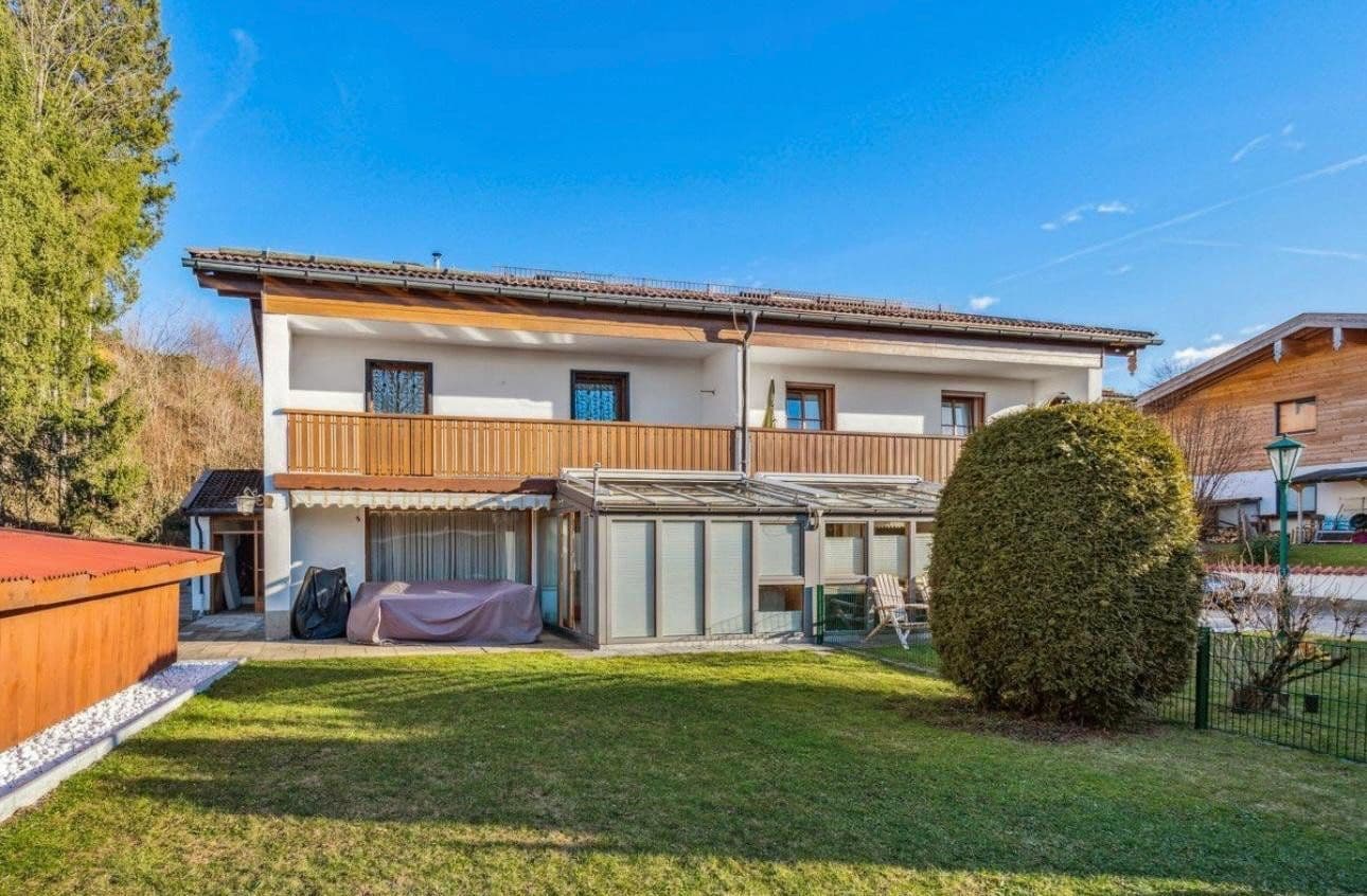 Predaj domu 133 m², pozemek 351 m², Birkenstraße 19, Miesbach, Bavorsko Predaj domu 133 m², pozemek 351 m², Birkenstraße 19, Miesbach, Bavorsko