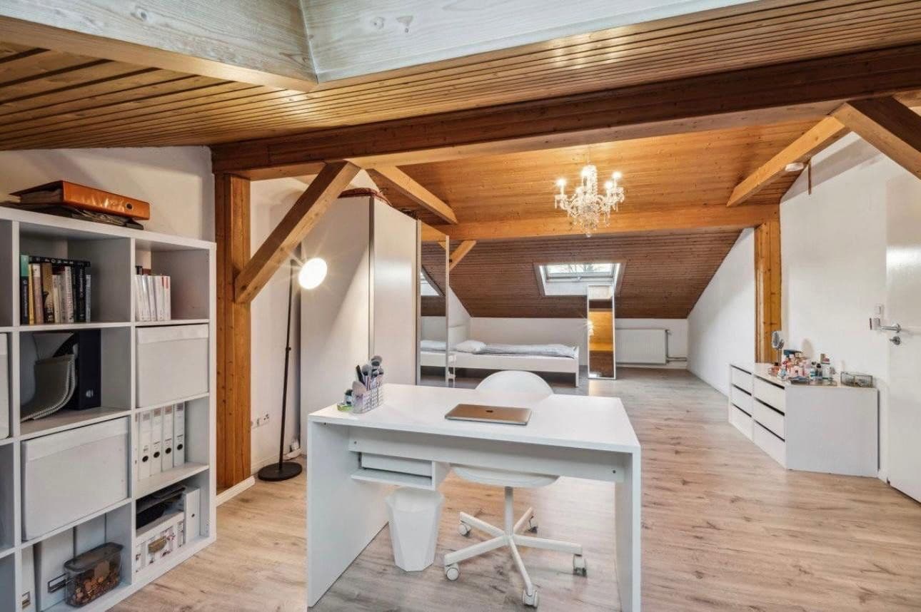 Predaj domu 133 m², pozemek 351 m², Birkenstraße 19, Miesbach, Bavorsko Predaj domu 133 m², pozemek 351 m², Birkenstraße 19, Miesbach, Bavorsko