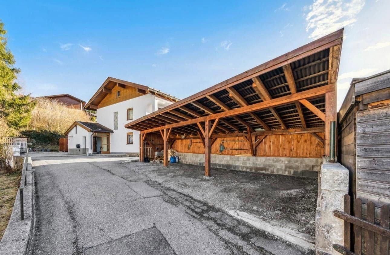 Predaj domu 133 m², pozemek 351 m², Birkenstraße 19, Miesbach, Bavorsko Predaj domu 133 m², pozemek 351 m², Birkenstraße 19, Miesbach, Bavorsko