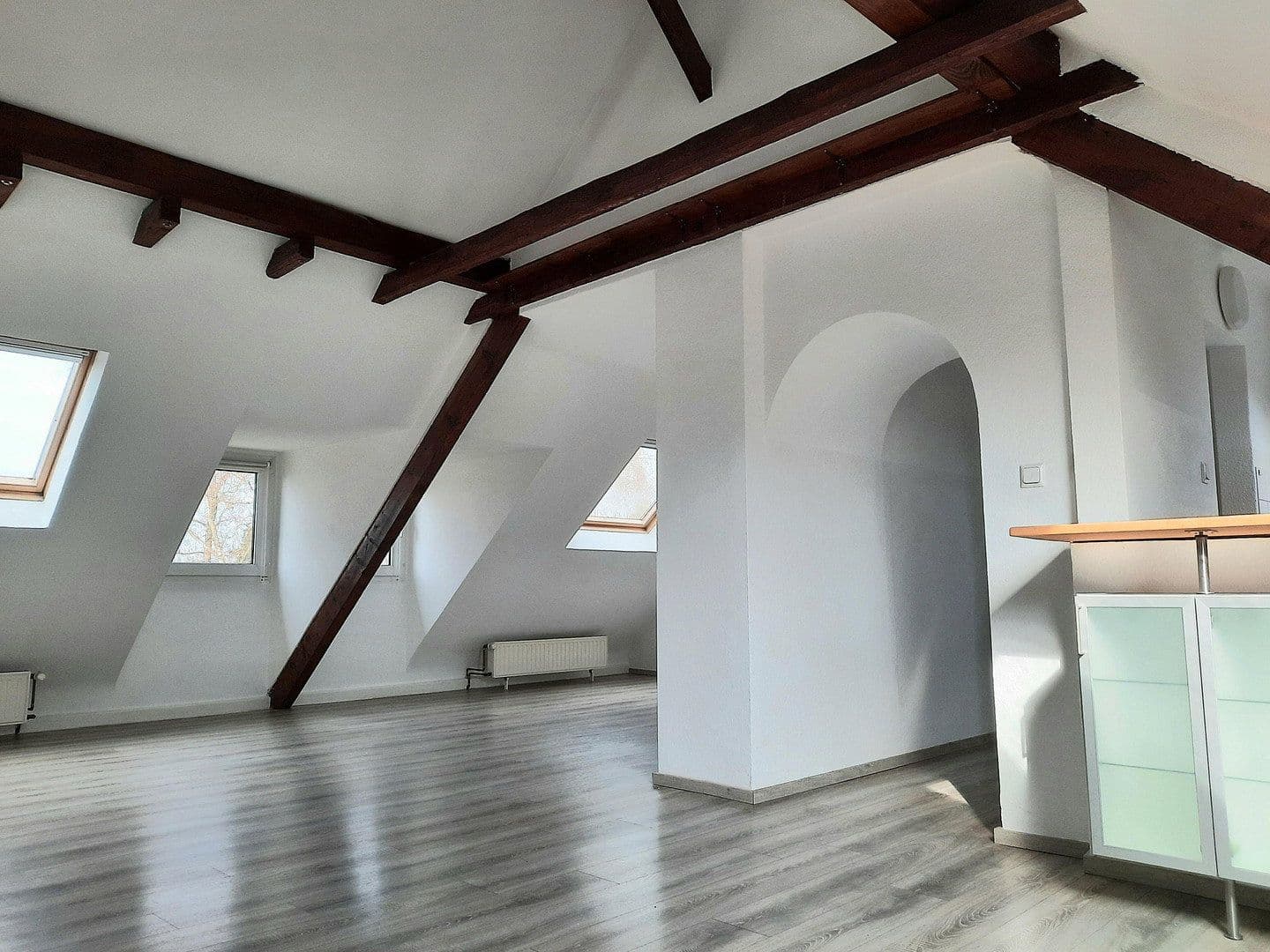 Prenájom bytu 3-izbový 83 m², Meerbusch, Severné Porýnie - Westfálsko Prenájom bytu 3-izbový 83 m², Meerbusch, Severné Porýnie - Westfálsko