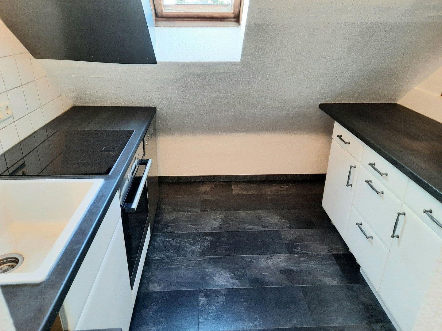 Prenájom bytu 3-izbový 83 m², Meerbusch, Severné Porýnie - Westfálsko Prenájom bytu 3-izbový 83 m², Meerbusch, Severné Porýnie - Westfálsko