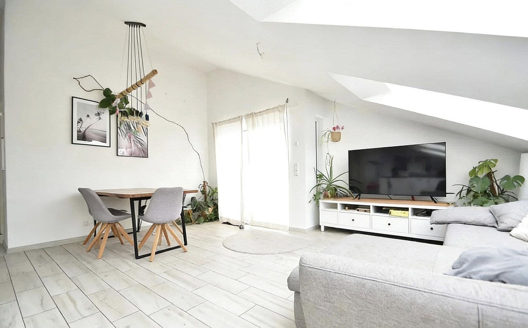 Prenájom bytu 3-izbový 71 m², Stuttgart-Plieningen, Bádensko-Wurttembersko Prenájom bytu 3-izbový 71 m², Stuttgart-Plieningen, Bádensko-Wurttembersko