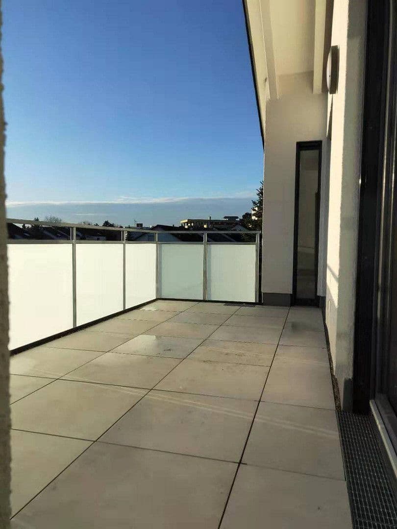 Prenájom bytu 3-izbový 71 m², Stuttgart-Plieningen, Bádensko-Wurttembersko Prenájom bytu 3-izbový 71 m², Stuttgart-Plieningen, Bádensko-Wurttembersko