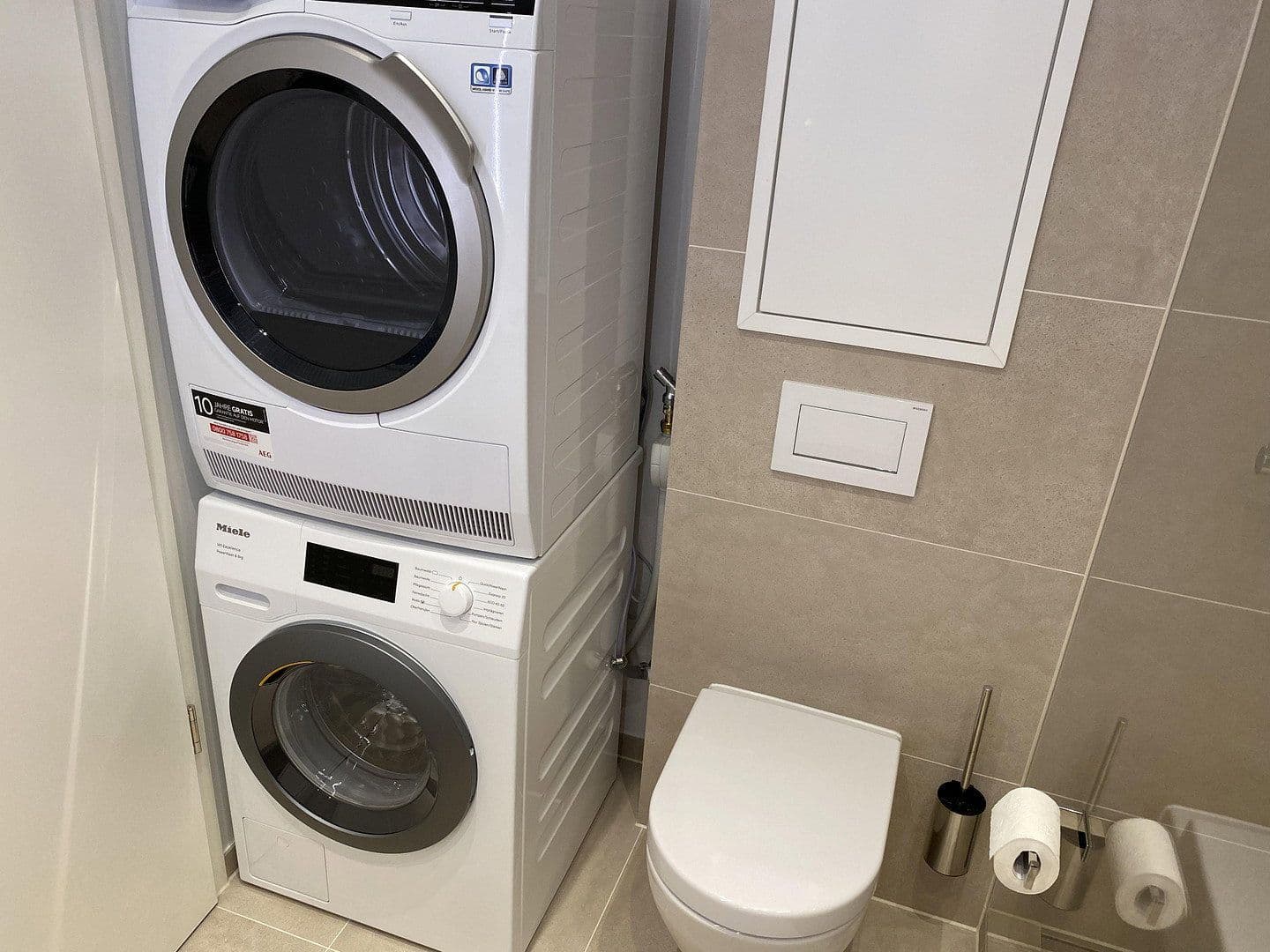 Prenájom bytu 3-izbový 80 m², Bernhardstr. 147, Köln, Severné Porýnie - Westfálsko Prenájom bytu 3-izbový 80 m², Bernhardstr. 147, Köln, Severné Porýnie - Westfálsko