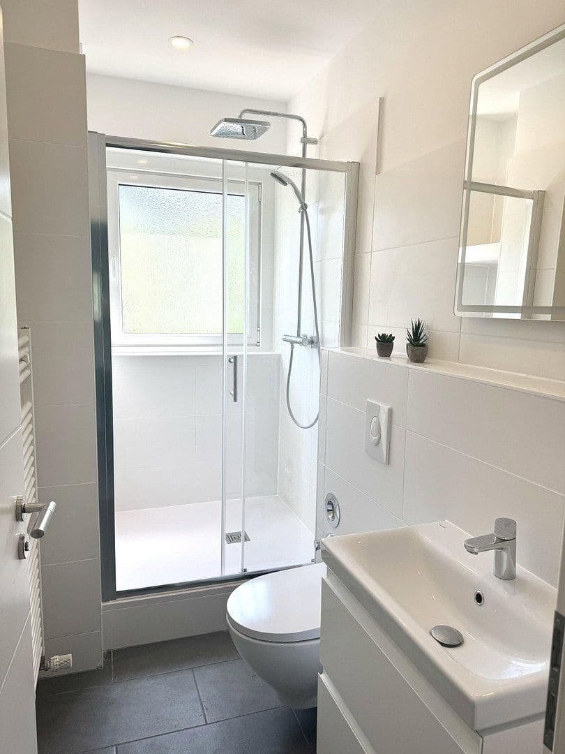 Prenájom bytu 2-izbový 62 m², Waldstr. 53, Berlin, Berlín Prenájom bytu 2-izbový 62 m², Waldstr. 53, Berlin, Berlín