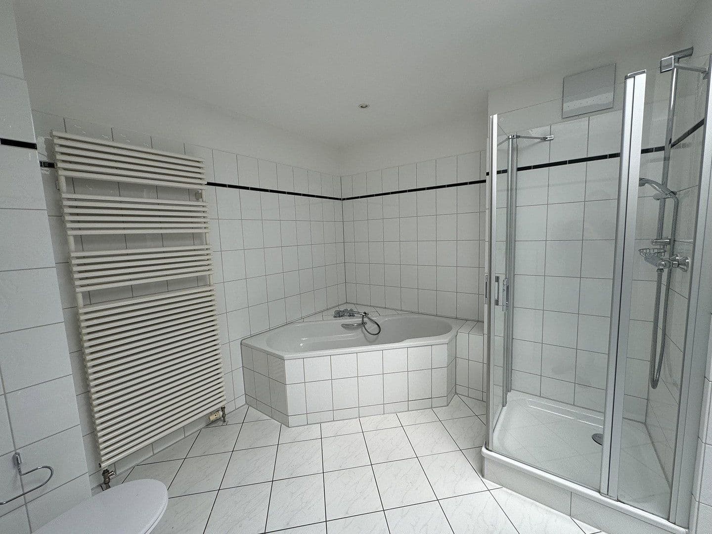 Predaj bytu 5-izbový 198 m², Albrechtstraße, Berlin, Berlín Predaj bytu 5-izbový 198 m², Albrechtstraße, Berlin, Berlín