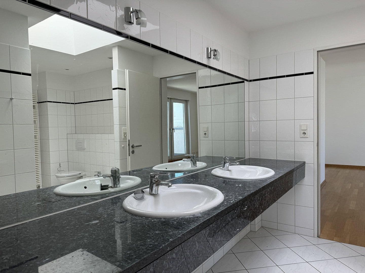 Predaj bytu 5-izbový 198 m², Albrechtstraße, Berlin, Berlín Predaj bytu 5-izbový 198 m², Albrechtstraße, Berlin, Berlín