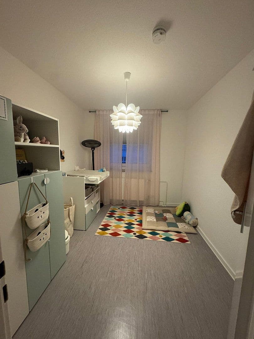 Prenájom bytu 4-izbový 80 m², Nordstr. 29, Steinau an der Straße, Hesensko Prenájom bytu 4-izbový 80 m², Nordstr. 29, Steinau an der Straße, Hesensko