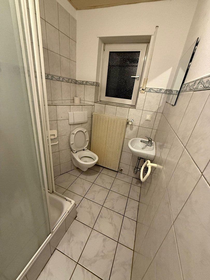 Prenájom bytu 5-izbový 136 m², Kaiserslautern-Morlautern, Porýnie-Falcko Prenájom bytu 5-izbový 136 m², Kaiserslautern-Morlautern, Porýnie-Falcko