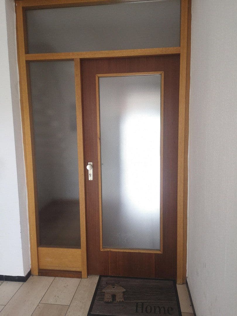 Prenájom bytu 5-izbový 136 m², Kaiserslautern-Morlautern, Porýnie-Falcko Prenájom bytu 5-izbový 136 m², Kaiserslautern-Morlautern, Porýnie-Falcko