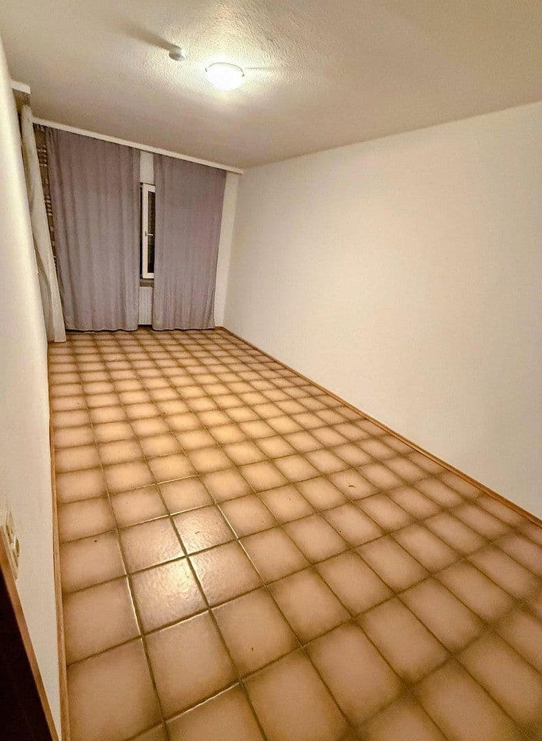 Prenájom bytu 5-izbový 136 m², Kaiserslautern-Morlautern, Porýnie-Falcko Prenájom bytu 5-izbový 136 m², Kaiserslautern-Morlautern, Porýnie-Falcko