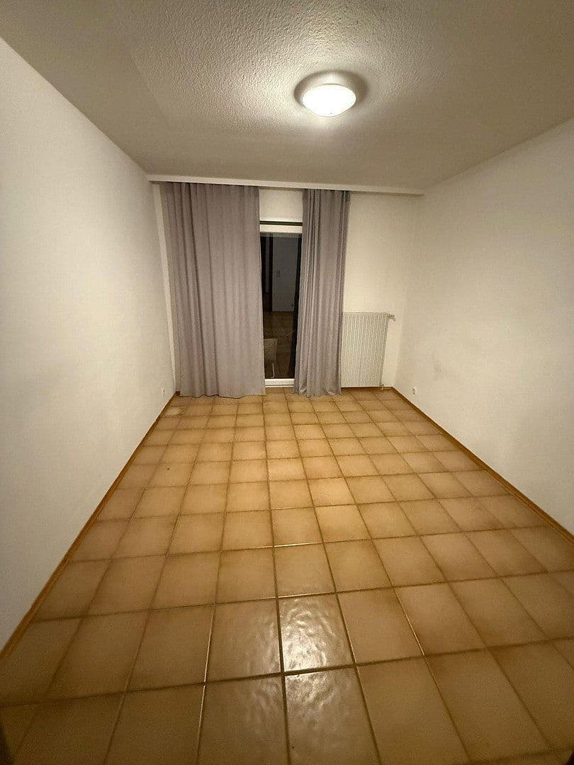 Prenájom bytu 5-izbový 136 m², Kaiserslautern-Morlautern, Porýnie-Falcko Prenájom bytu 5-izbový 136 m², Kaiserslautern-Morlautern, Porýnie-Falcko