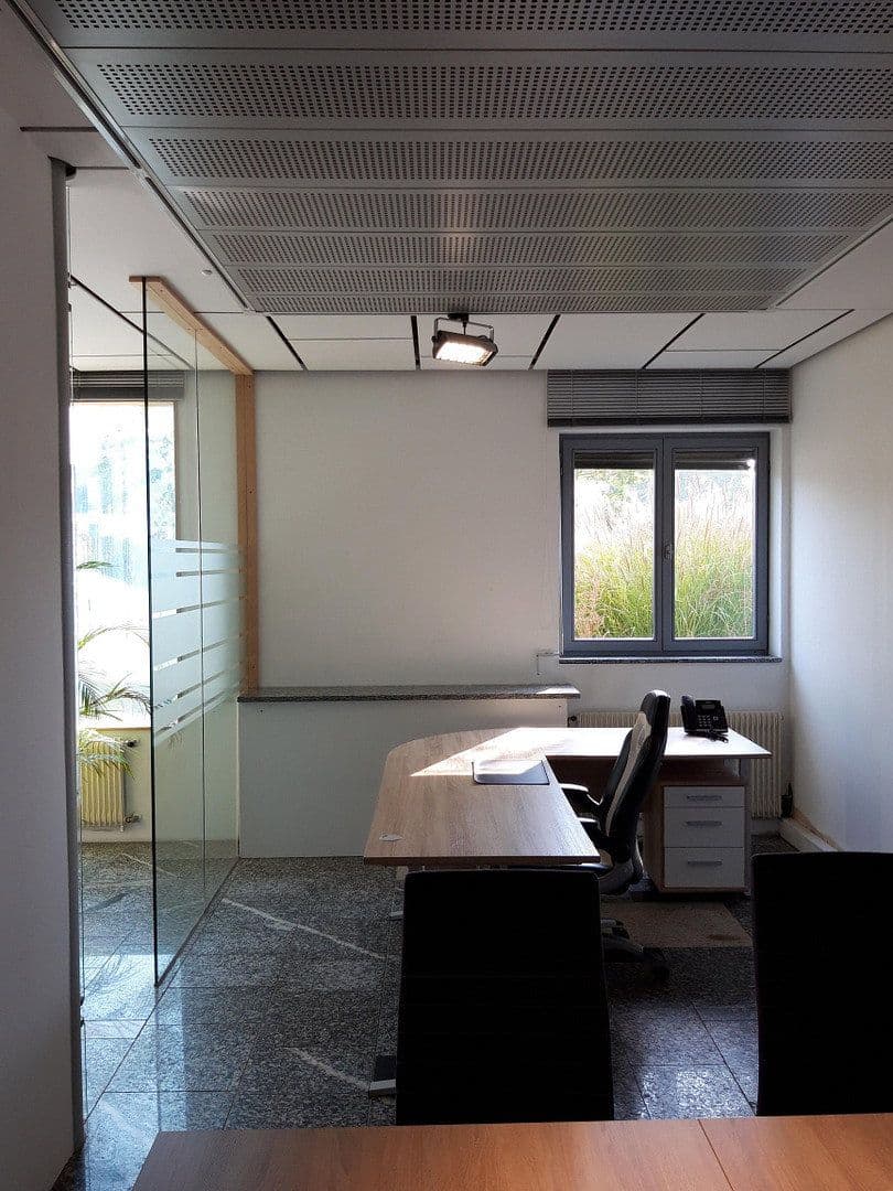 Prenájom kancelárie 200 m², Am Herrschaftsweiher 39, Ludwigshafen Ruchheim, Porýnie-Falcko Prenájom kancelárie 200 m², Am Herrschaftsweiher 39, Ludwigshafen Ruchheim, Porýnie-Falcko