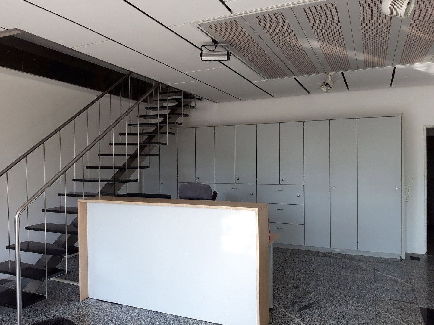 Prenájom kancelárie 200 m², Am Herrschaftsweiher 39, Ludwigshafen Ruchheim, Porýnie-Falcko Prenájom kancelárie 200 m², Am Herrschaftsweiher 39, Ludwigshafen Ruchheim, Porýnie-Falcko