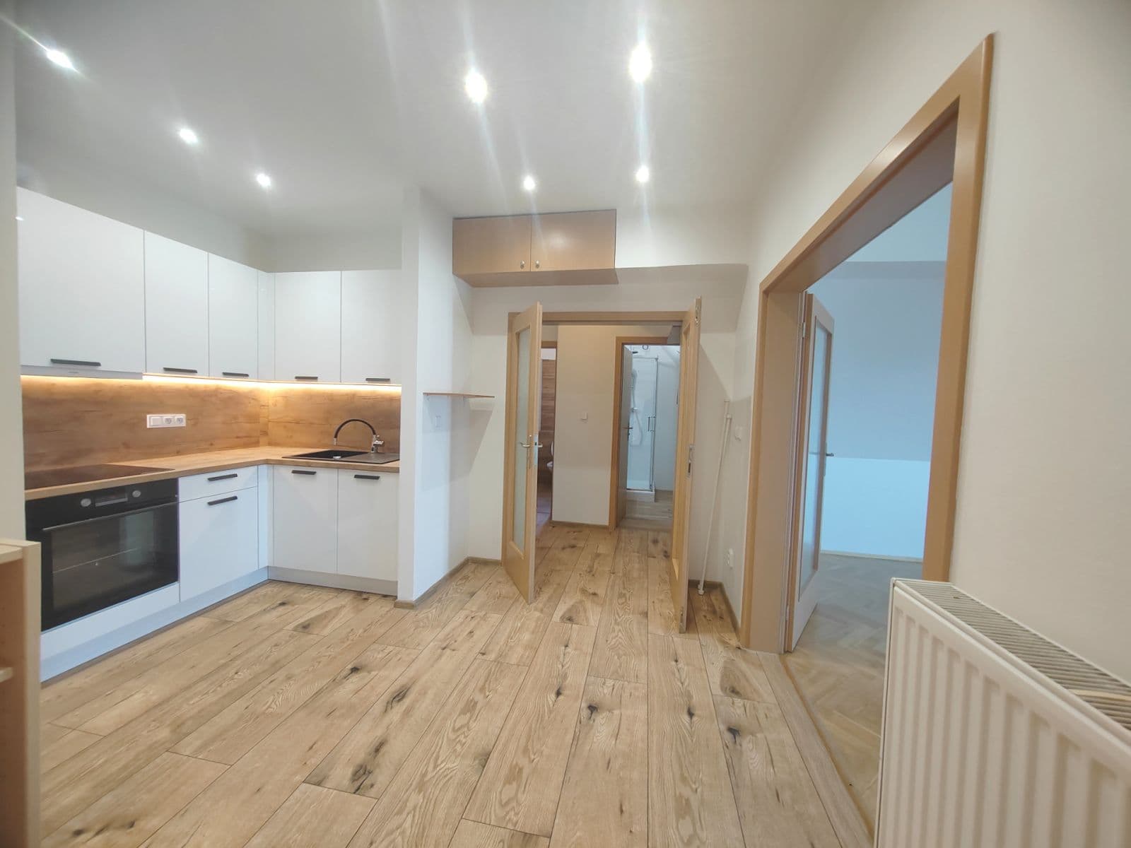 Prenájom bytu 3-izbový 88 m², Kladenská, Praha, Praha Prenájom bytu 3-izbový 88 m², Kladenská, Praha, Praha