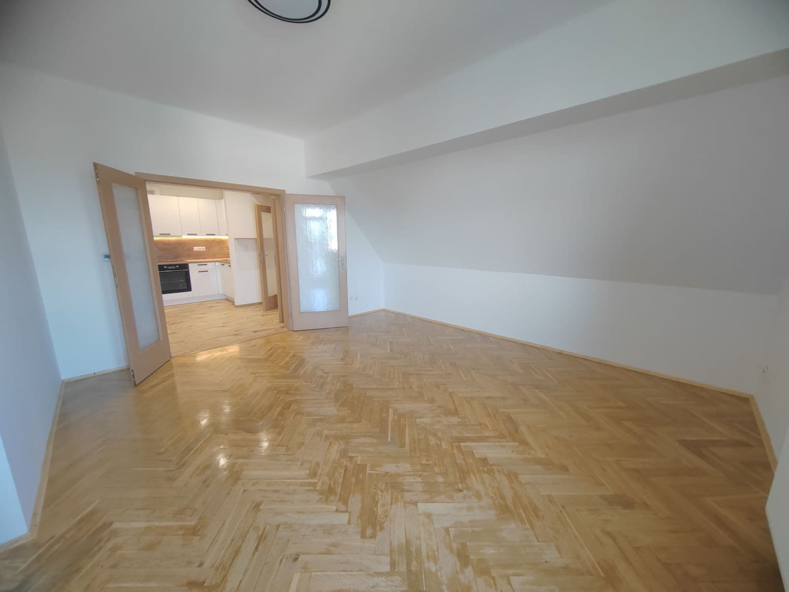 Prenájom bytu 3-izbový 88 m², Kladenská, Praha, Praha Prenájom bytu 3-izbový 88 m², Kladenská, Praha, Praha