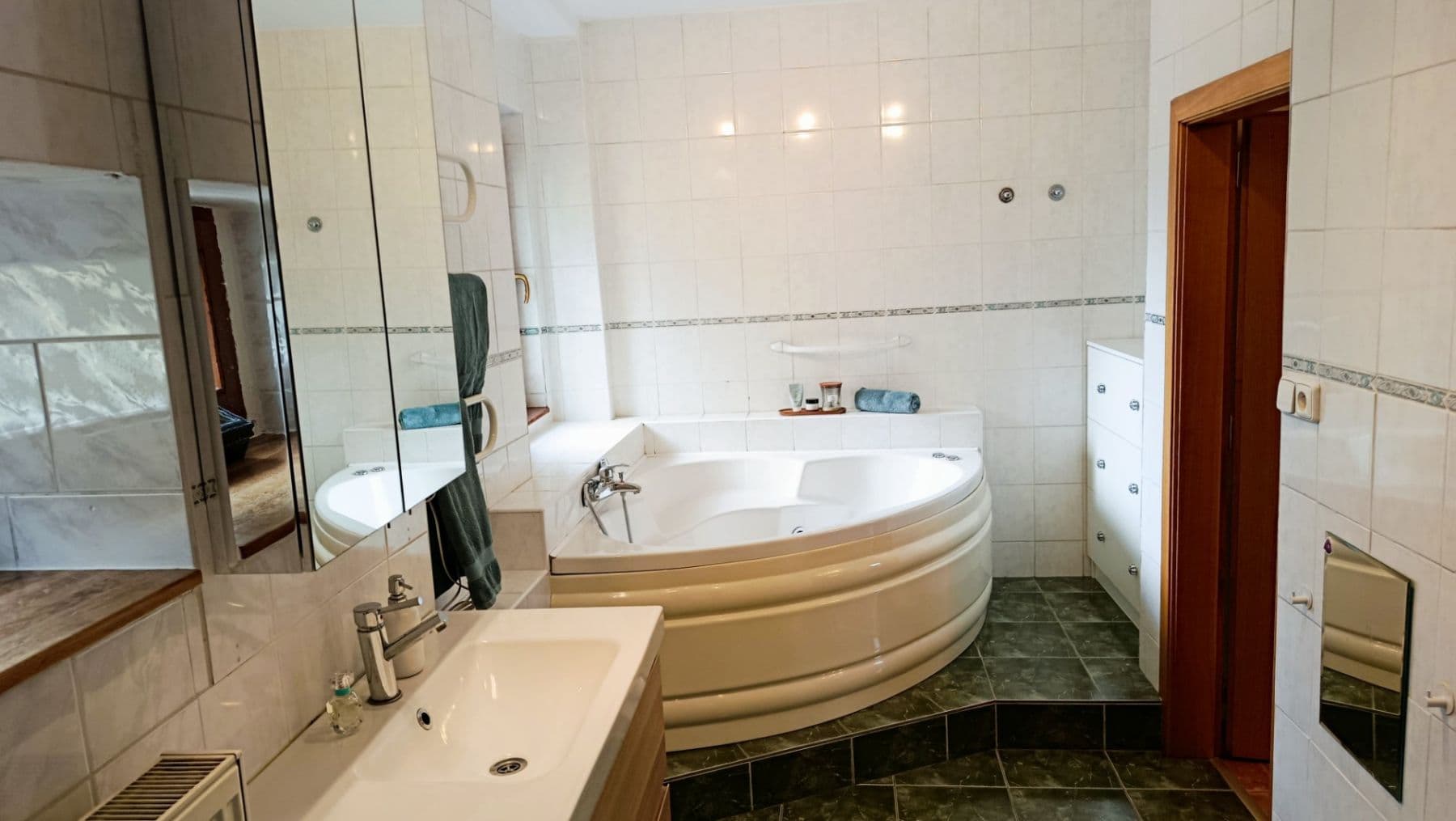 Predaj domu 206 m², pozemek 1.450 m², U Dálnice, Říčany, Středočeský kraj Predaj domu 206 m², pozemek 1.450 m², U Dálnice, Říčany, Středočeský kraj