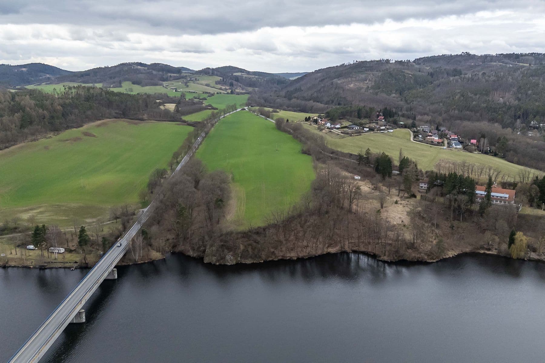 Predaj pozemku 34.543 m², Hřiměždice, Středočeský kraj Predaj pozemku 34.543 m², Hřiměždice, Středočeský kraj