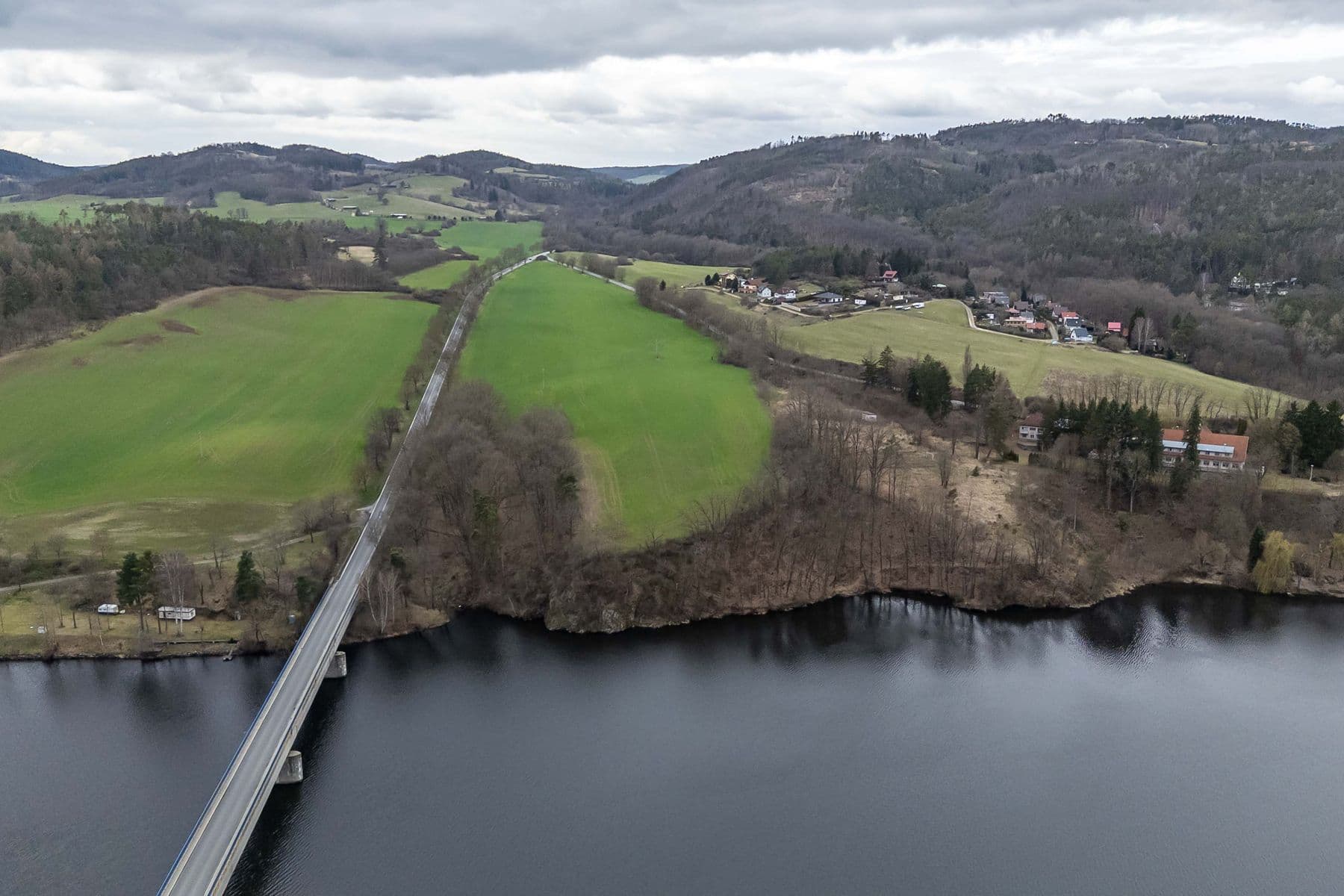 Predaj pozemku 34.543 m², Hřiměždice, Středočeský kraj Predaj pozemku 34.543 m², Hřiměždice, Středočeský kraj