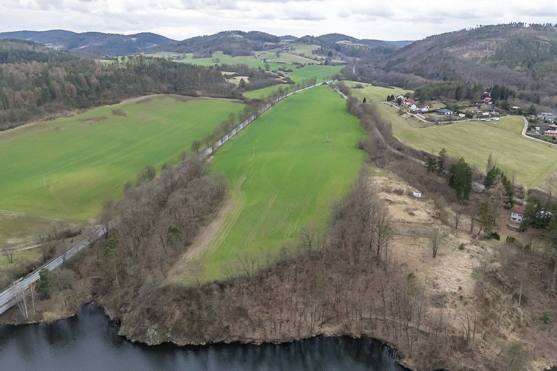 Predaj pozemku 34.543 m², Hřiměždice, Středočeský kraj Predaj pozemku 34.543 m², Hřiměždice, Středočeský kraj