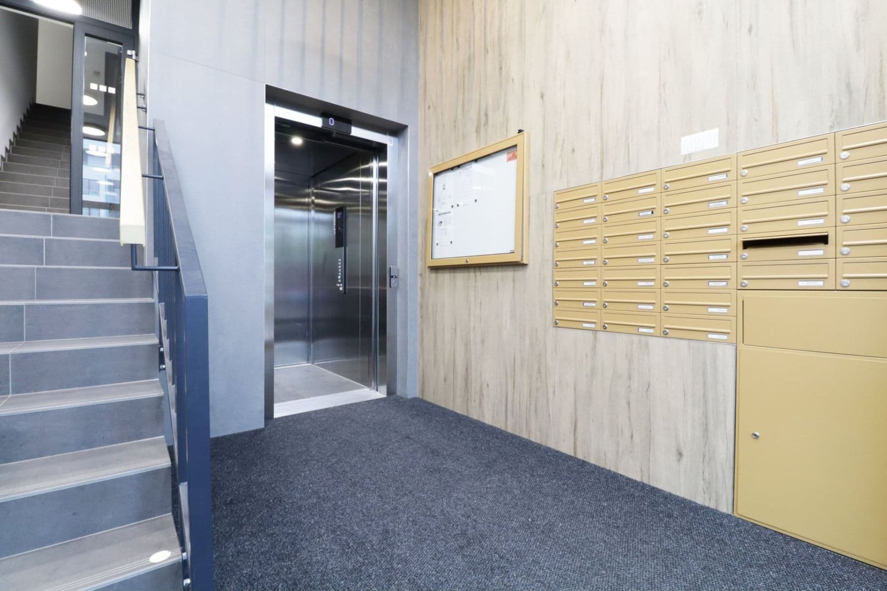 Prenájom bytu 2-izbový 55 m², U Traktorky, Praha, Praha Prenájom bytu 2-izbový 55 m², U Traktorky, Praha, Praha