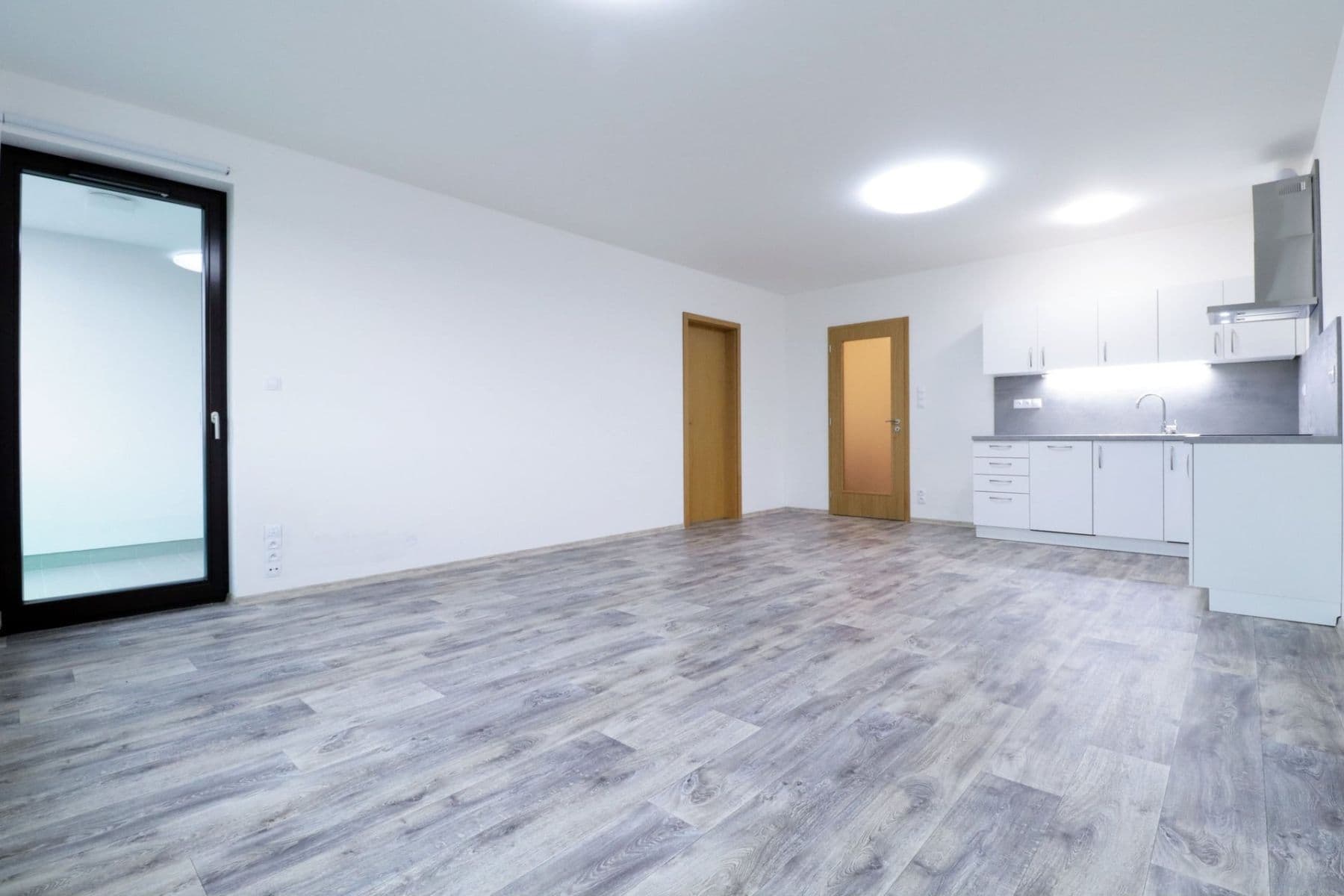 Prenájom bytu 2-izbový 55 m², U Traktorky, Praha, Praha Prenájom bytu 2-izbový 55 m², U Traktorky, Praha, Praha