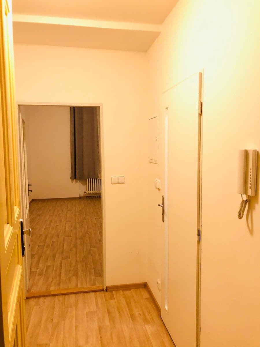 Prenájom bytu 1-izbový 25 m², Na Královce, Praha, Praha Prenájom bytu 1-izbový 25 m², Na Královce, Praha, Praha