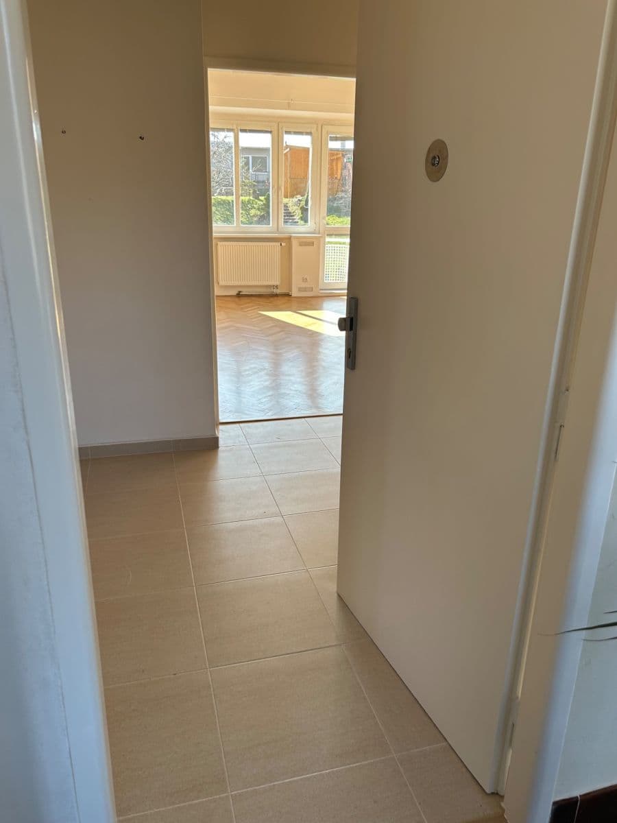 Prenájom bytu 1-izbový 34 m², Na Žvahově, Praha, Praha Prenájom bytu 1-izbový 34 m², Na Žvahově, Praha, Praha