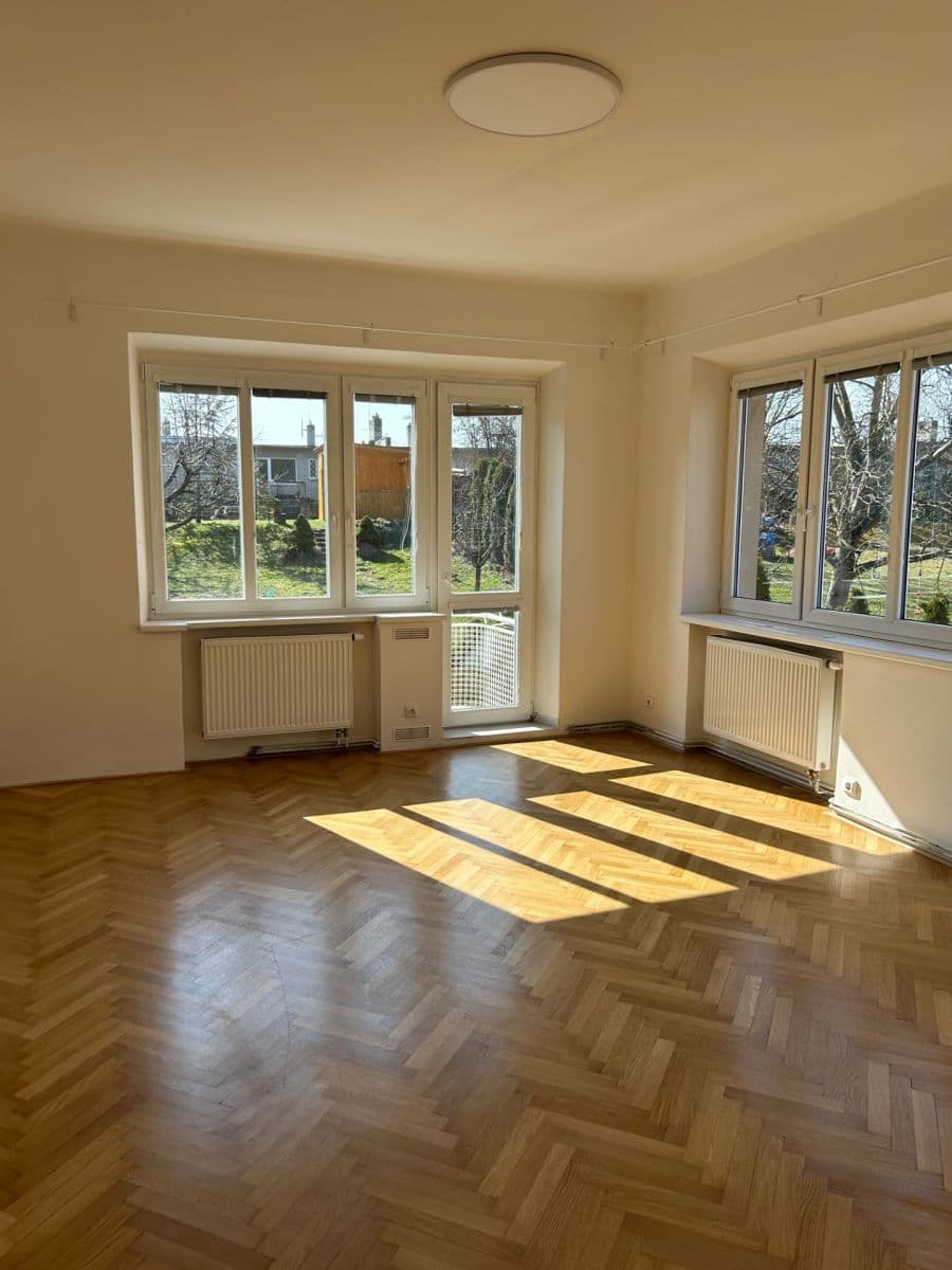 Prenájom bytu 1-izbový 34 m², Na Žvahově, Praha, Praha Prenájom bytu 1-izbový 34 m², Na Žvahově, Praha, Praha