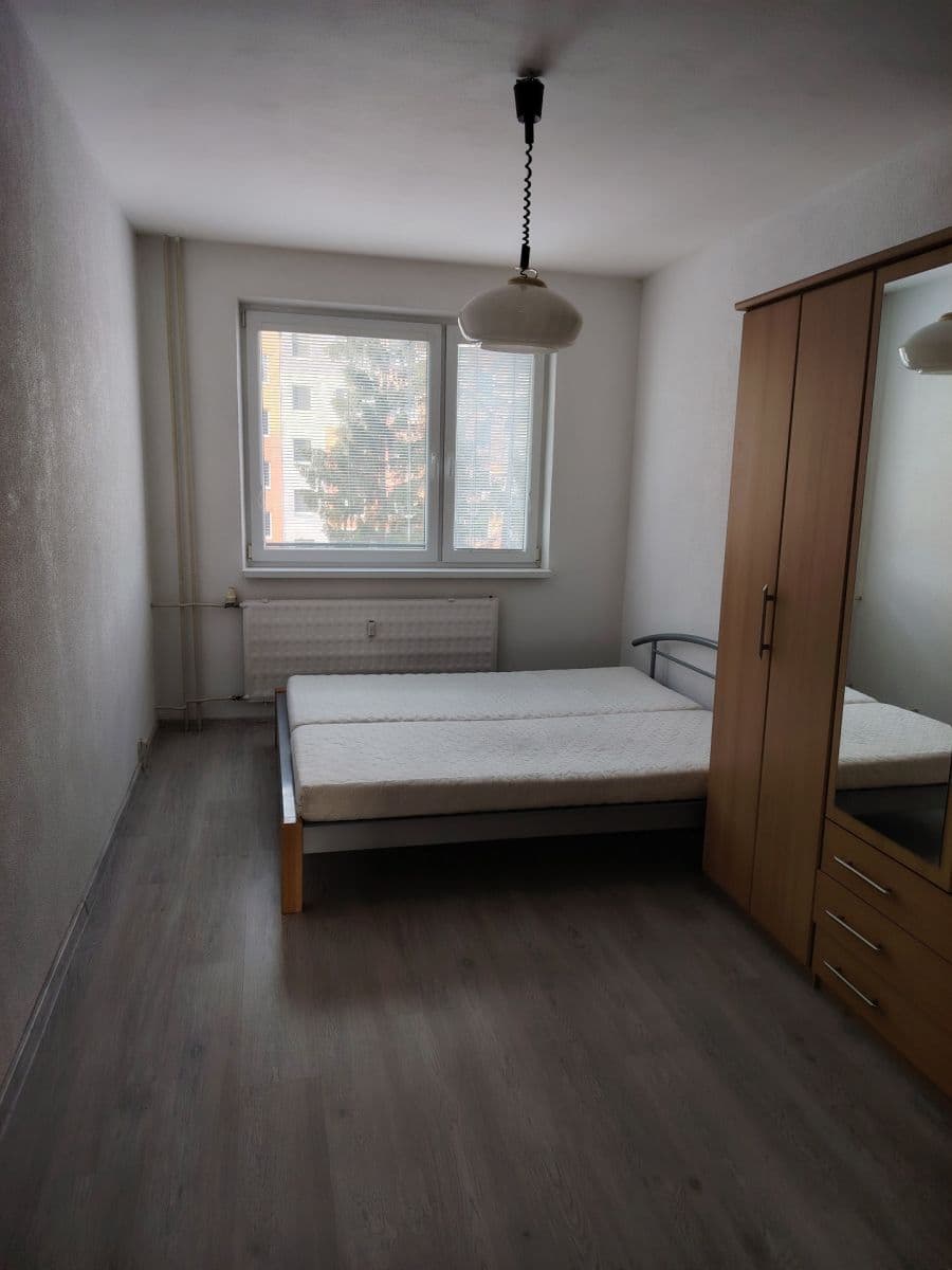 Predaj bytu 4-izbový 84 m², Okružná, Handlová, Trenčiansky kraj Predaj bytu 4-izbový 84 m², Okružná, Handlová, Trenčiansky kraj