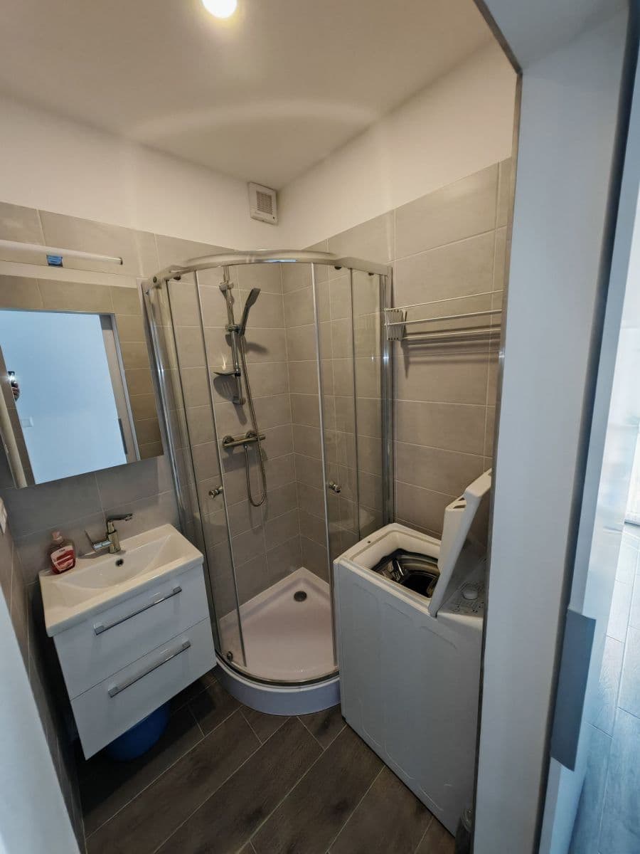 Prenájom bytu 2-izbový 49 m², Planét, Ružinov, Bratislavský kraj Prenájom bytu 2-izbový 49 m², Planét, Ružinov, Bratislavský kraj