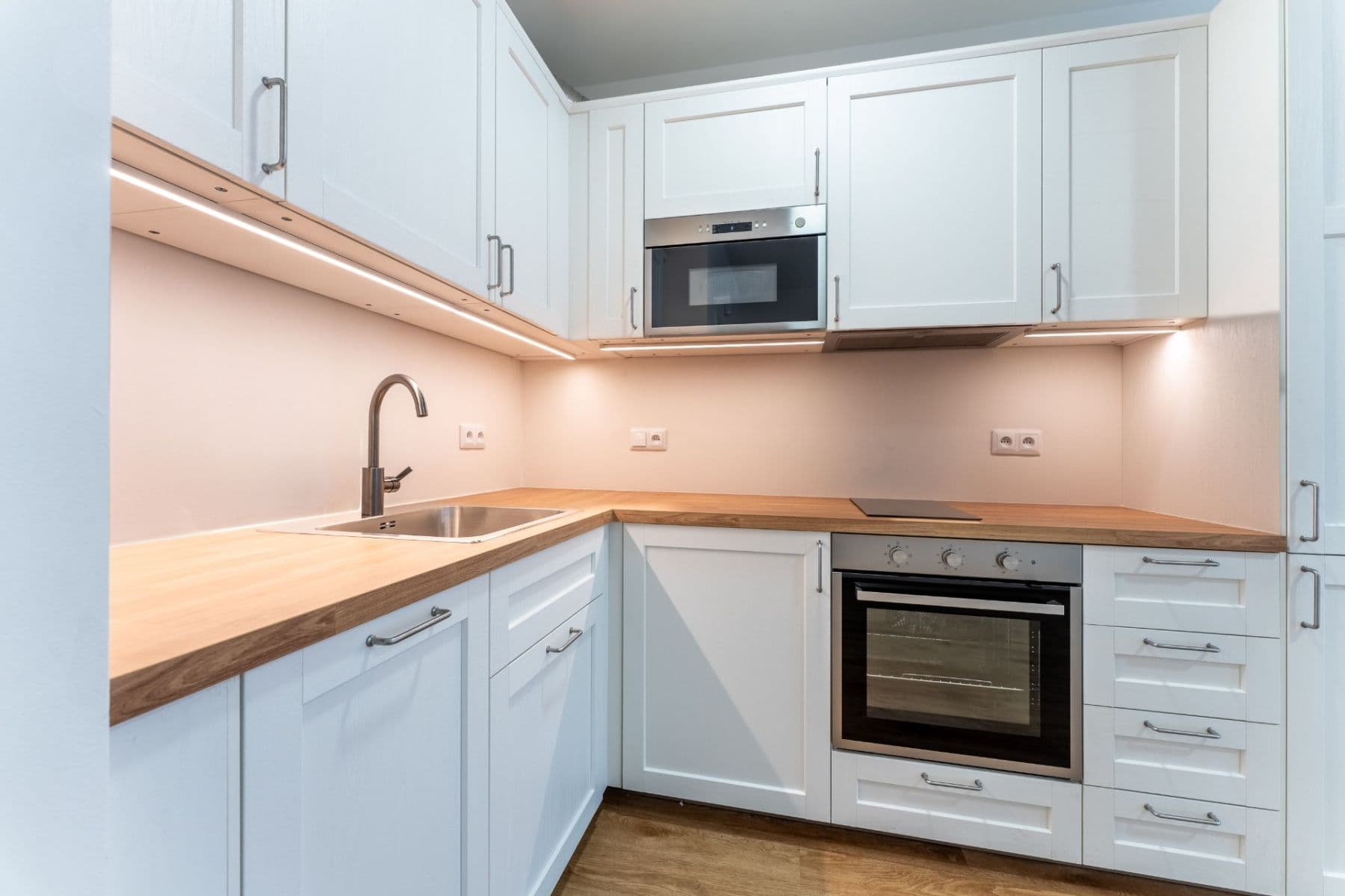 Prenájom bytu 1-izbový 37 m², Gerstelova, Praha, Praha Prenájom bytu 1-izbový 37 m², Gerstelova, Praha, Praha