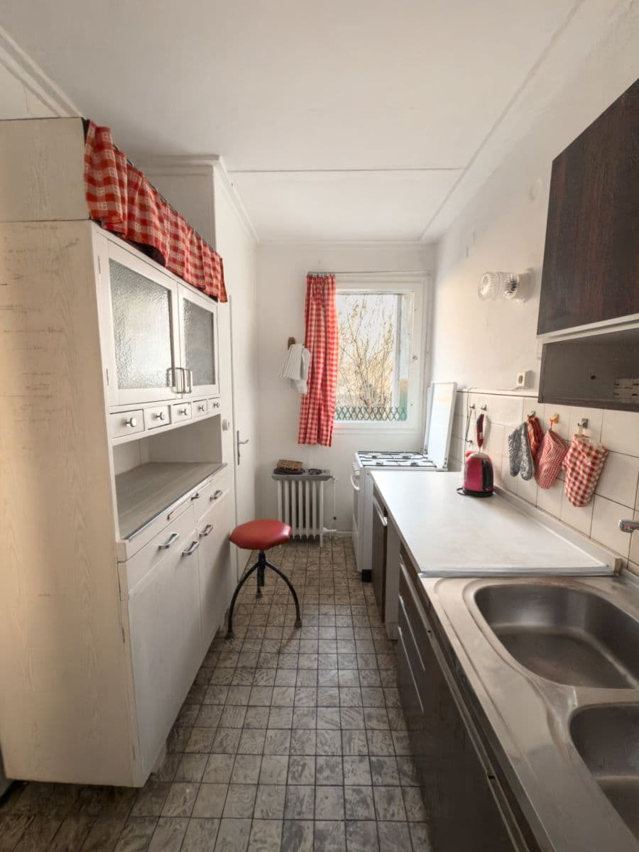 Prenájom bytu 3-izbový 91 m², Solidarity, Praha, Praha Prenájom bytu 3-izbový 91 m², Solidarity, Praha, Praha