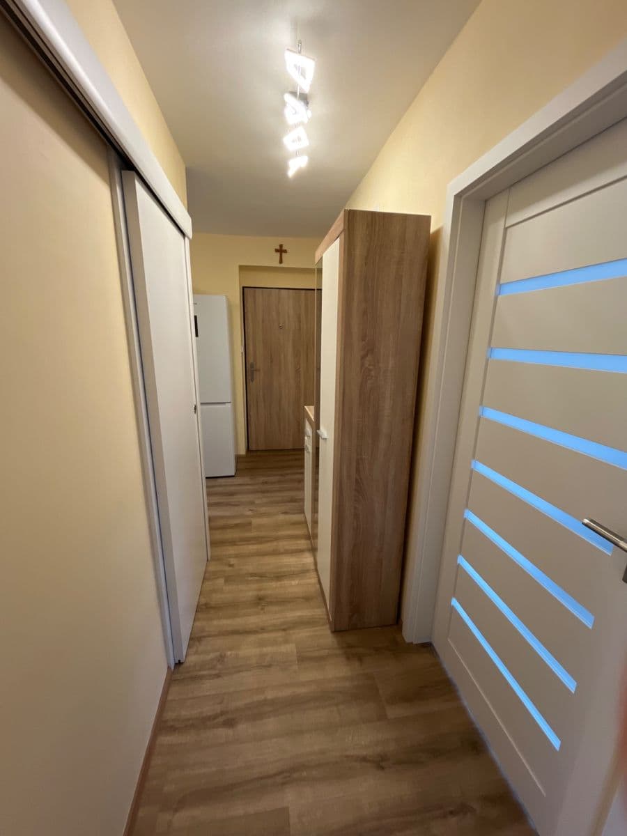 Prenájom bytu 3-izbový 64 m², U Tržnice, Neratovice, Středočeský kraj Prenájom bytu 3-izbový 64 m², U Tržnice, Neratovice, Středočeský kraj