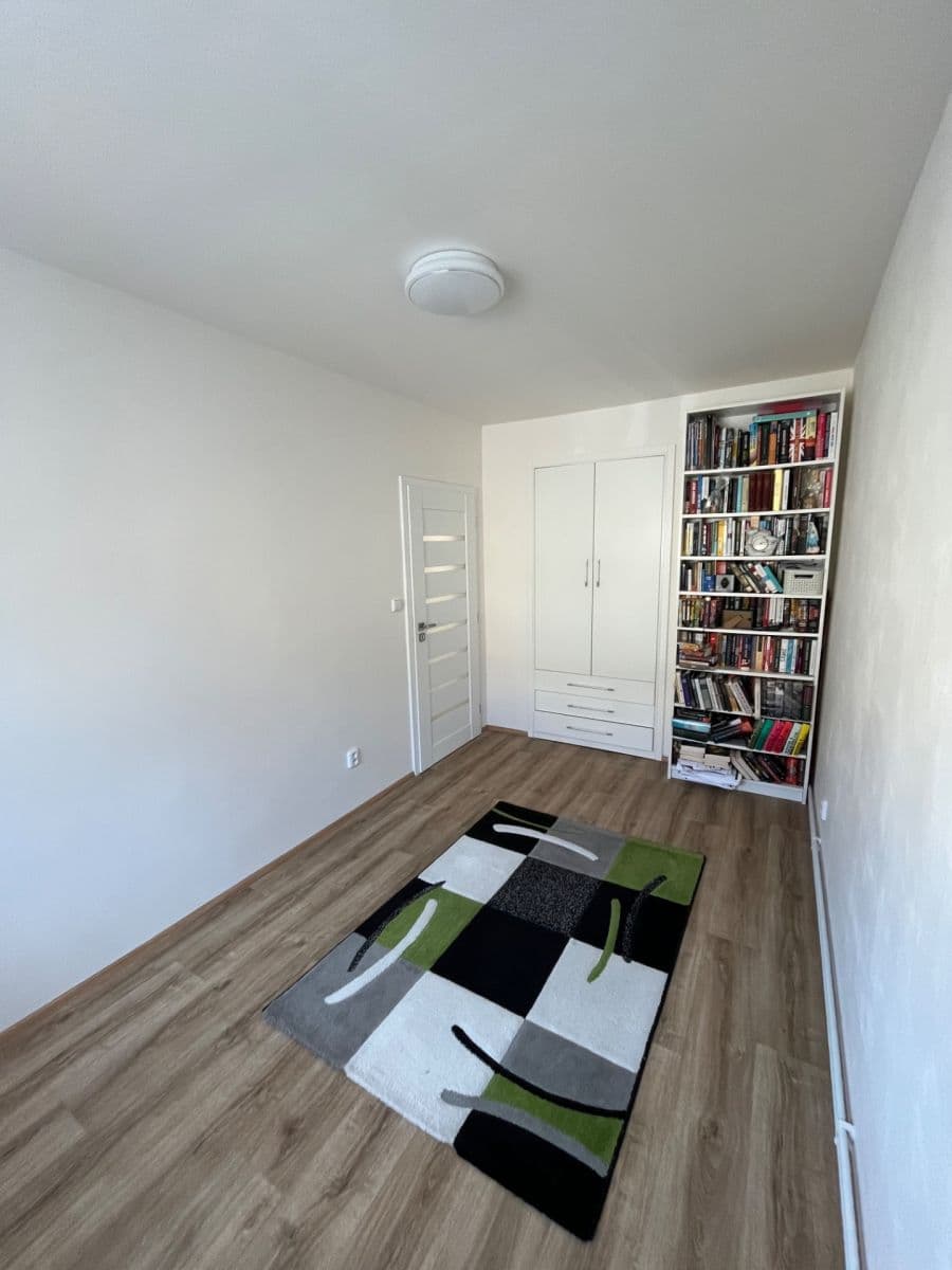 Prenájom bytu 3-izbový 64 m², U Tržnice, Neratovice, Středočeský kraj Prenájom bytu 3-izbový 64 m², U Tržnice, Neratovice, Středočeský kraj