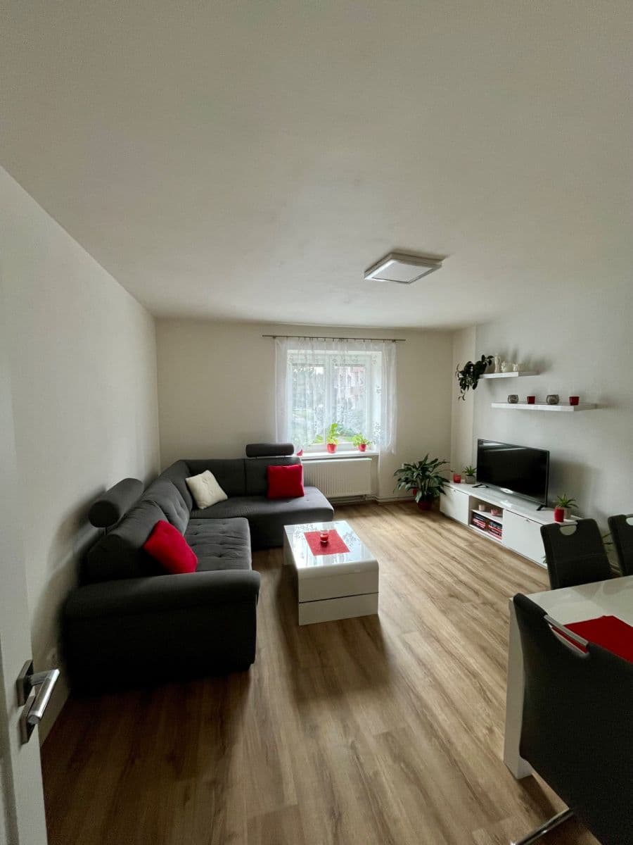 Prenájom bytu 3-izbový 64 m², U Tržnice, Neratovice, Středočeský kraj Prenájom bytu 3-izbový 64 m², U Tržnice, Neratovice, Středočeský kraj