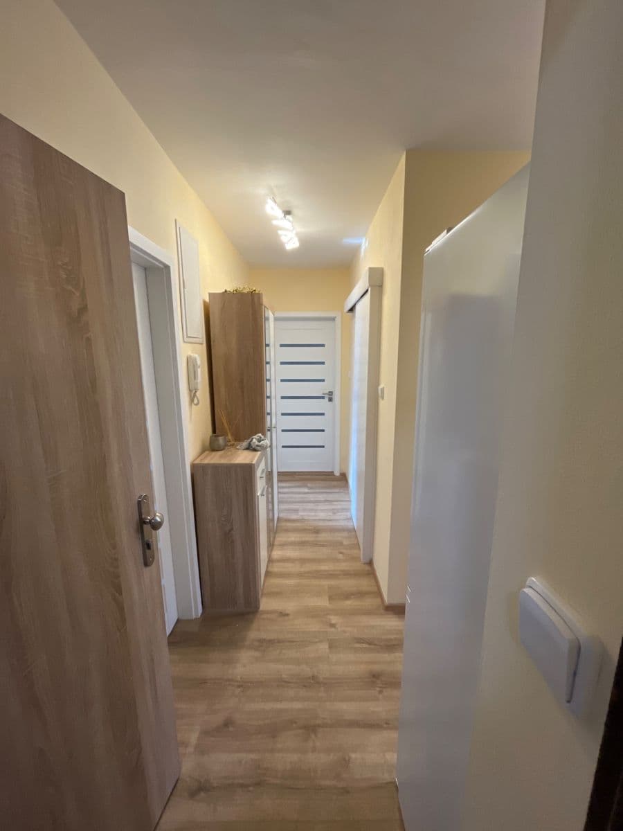 Prenájom bytu 3-izbový 64 m², U Tržnice, Neratovice, Středočeský kraj Prenájom bytu 3-izbový 64 m², U Tržnice, Neratovice, Středočeský kraj