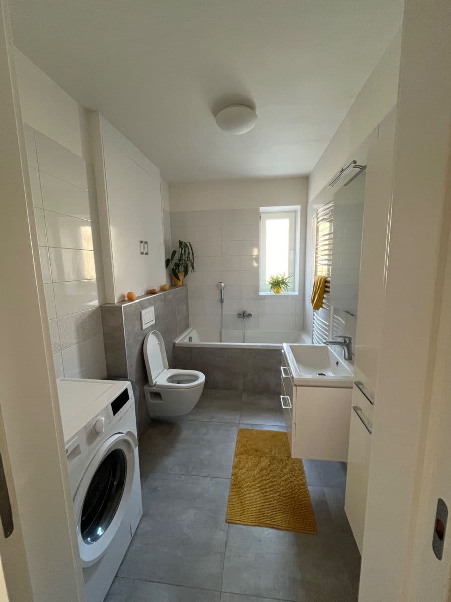 Prenájom bytu 3-izbový 64 m², U Tržnice, Neratovice, Středočeský kraj Prenájom bytu 3-izbový 64 m², U Tržnice, Neratovice, Středočeský kraj