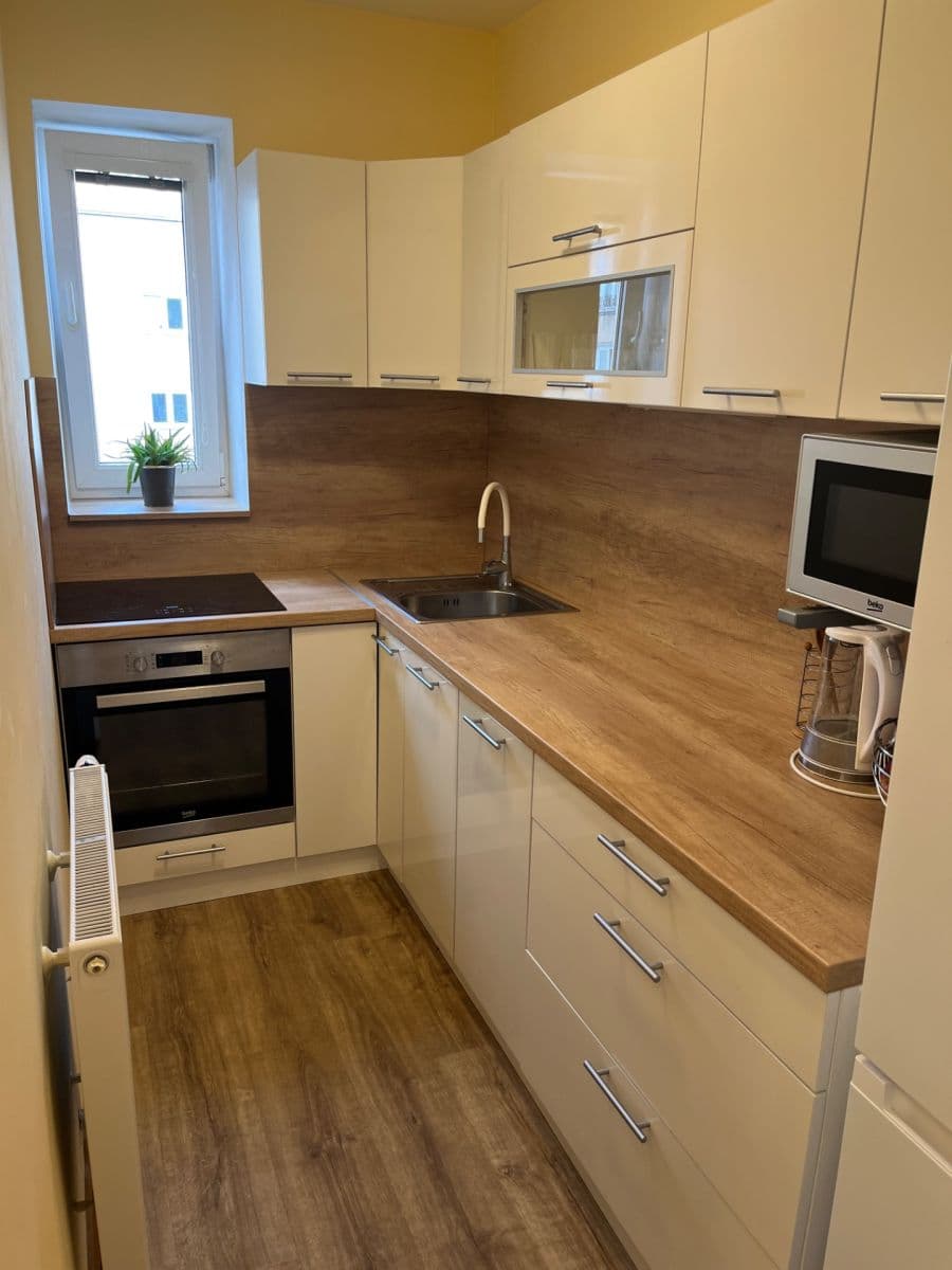 Prenájom bytu 3-izbový 64 m², U Tržnice, Neratovice, Středočeský kraj Prenájom bytu 3-izbový 64 m², U Tržnice, Neratovice, Středočeský kraj