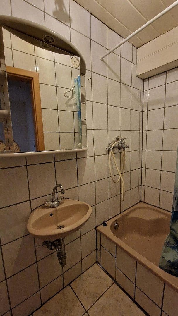 Prenájom domu 30 m², pozemek 300 m², Düren, Severné Porýnie - Westfálsko Prenájom domu 30 m², pozemek 300 m², Düren, Severné Porýnie - Westfálsko