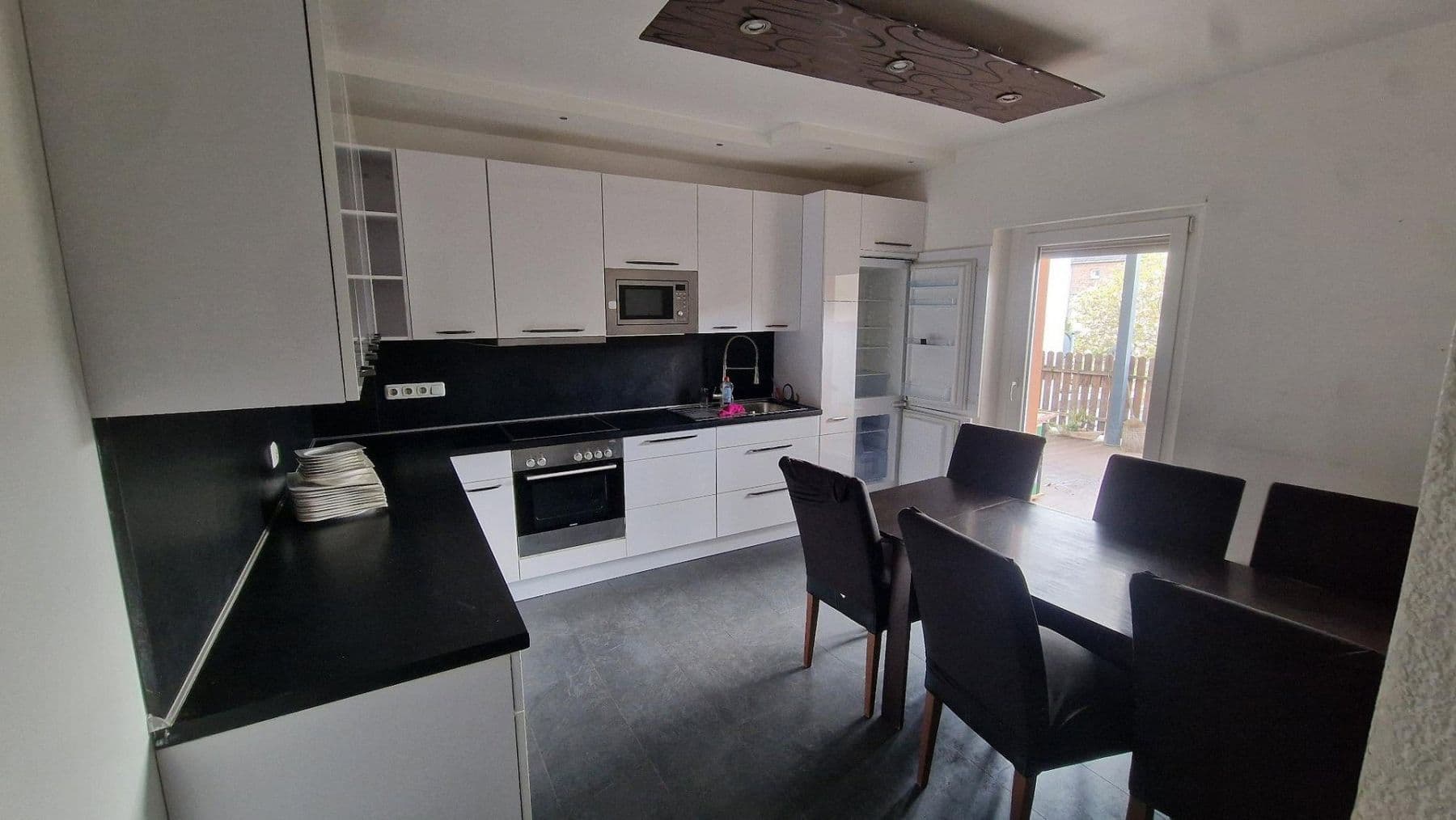 Prenájom domu 120 m², pozemek 300 m², Düren, Severné Porýnie - Westfálsko Prenájom domu 120 m², pozemek 300 m², Düren, Severné Porýnie - Westfálsko