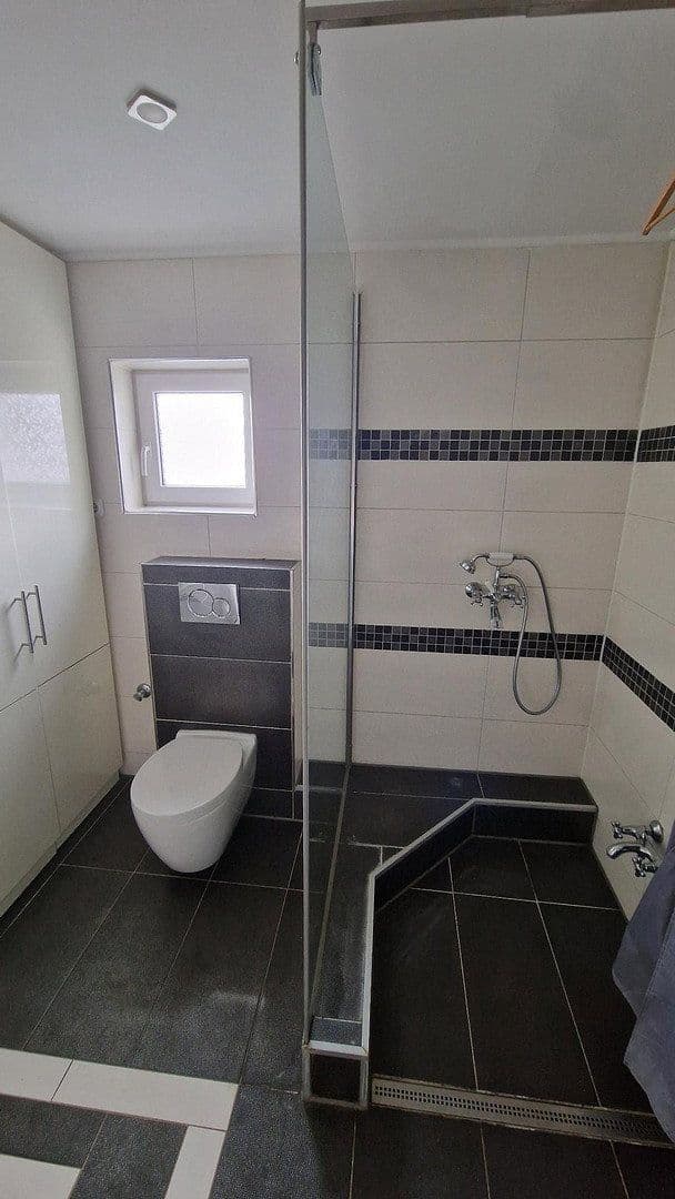 Prenájom domu 120 m², pozemek 300 m², Düren, Severné Porýnie - Westfálsko Prenájom domu 120 m², pozemek 300 m², Düren, Severné Porýnie - Westfálsko