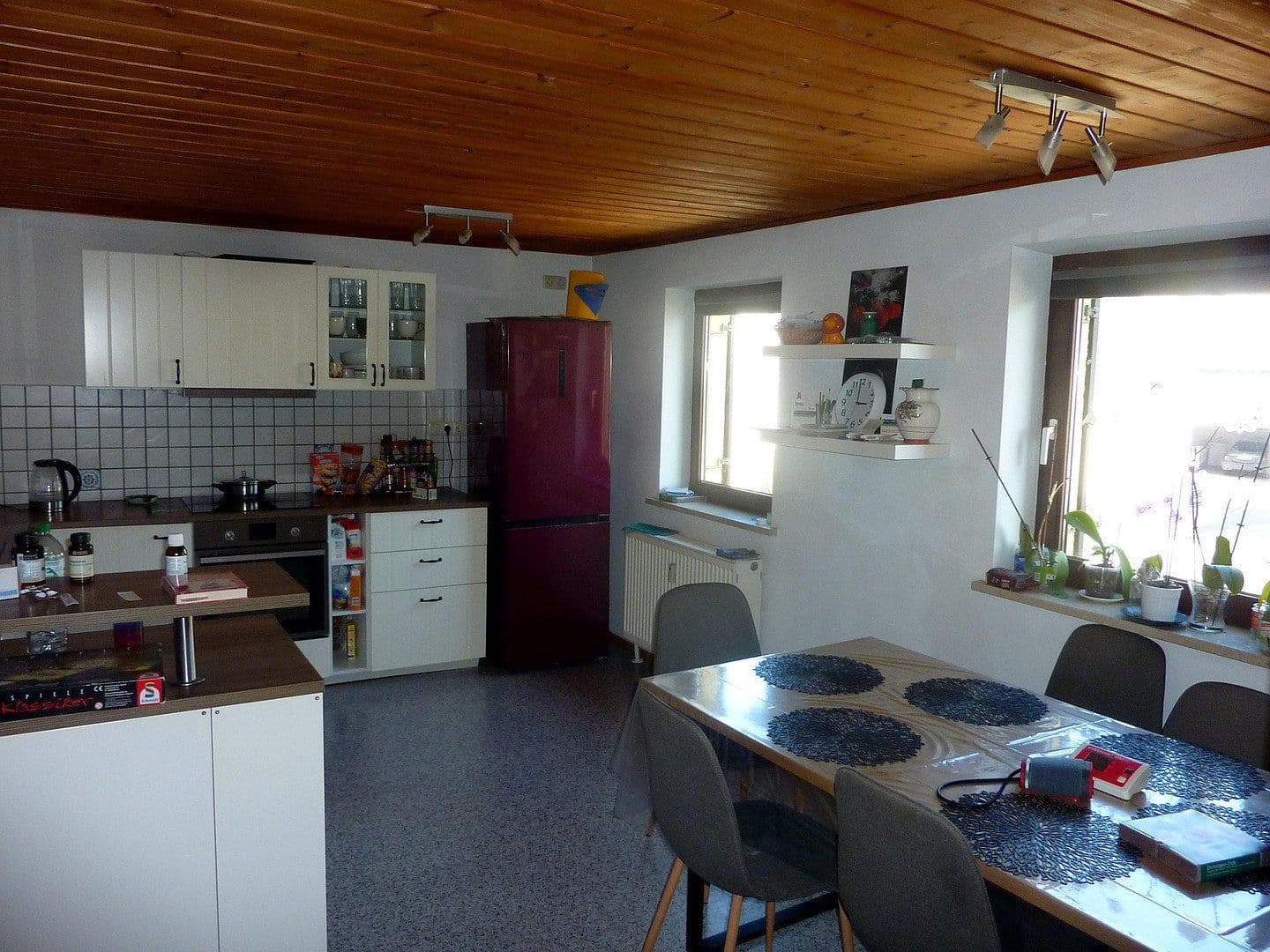 Predaj domu 202 m², pozemek 896 m², Auenkofener Str. 35, Abensberg, Bavorsko Predaj domu 202 m², pozemek 896 m², Auenkofener Str. 35, Abensberg, Bavorsko
