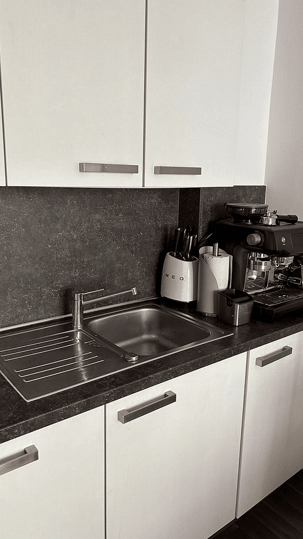 Prenájom bytu 2-izbový 60 m², Frankfurt am Main, Hesensko Prenájom bytu 2-izbový 60 m², Frankfurt am Main, Hesensko