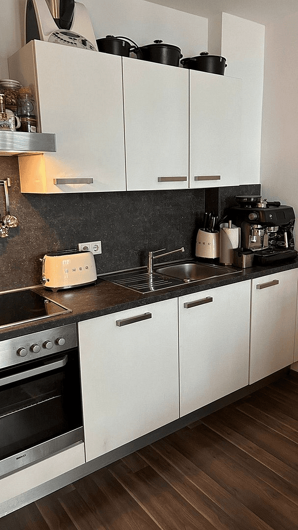 Prenájom bytu 2-izbový 60 m², Frankfurt am Main, Hesensko Prenájom bytu 2-izbový 60 m², Frankfurt am Main, Hesensko