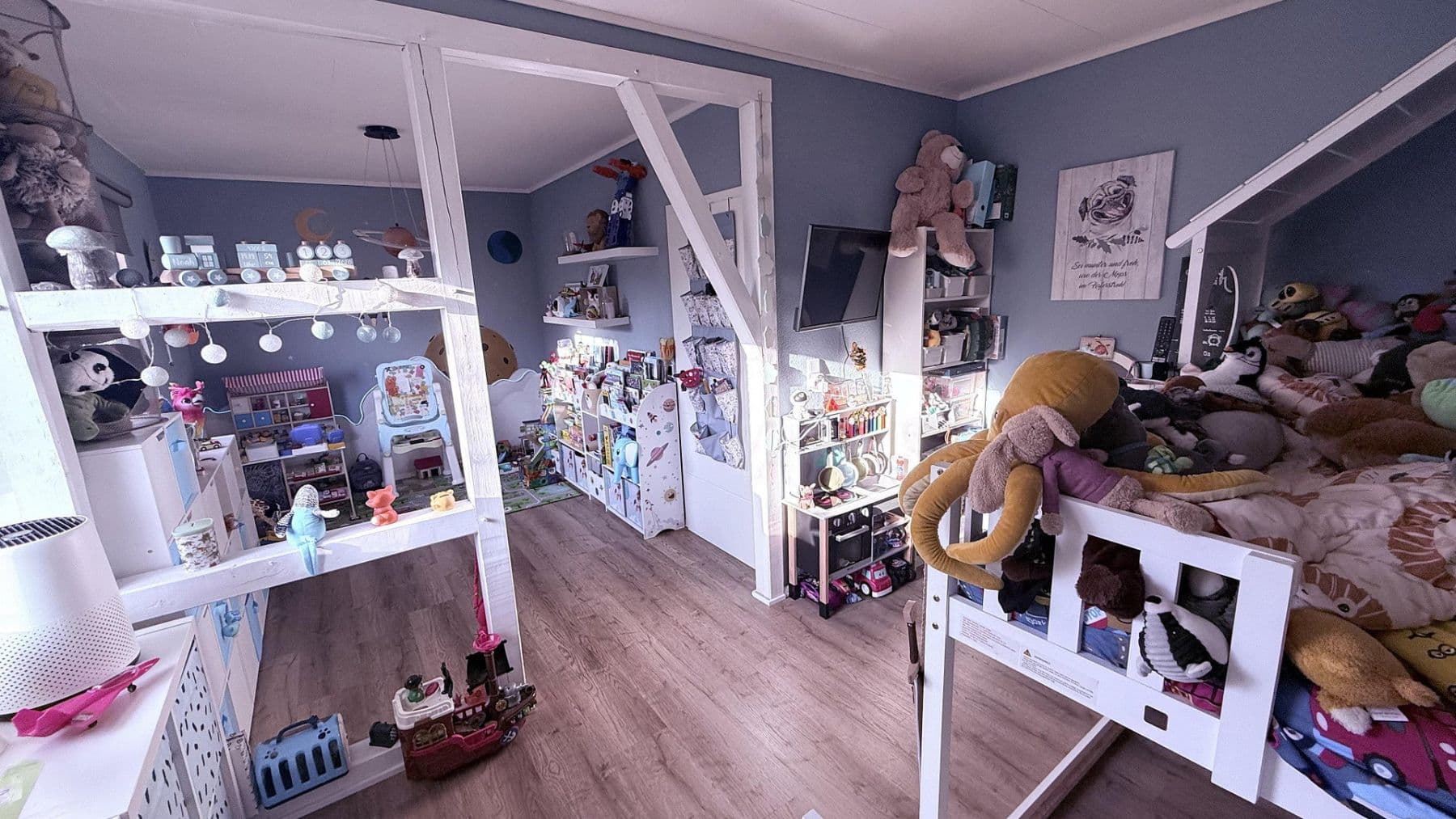 Predaj domu 130 m², pozemek 915 m², Schwerdtfegerstr. 18D, Salzgitter, Dolné Sasko Predaj domu 130 m², pozemek 915 m², Schwerdtfegerstr. 18D, Salzgitter, Dolné Sasko