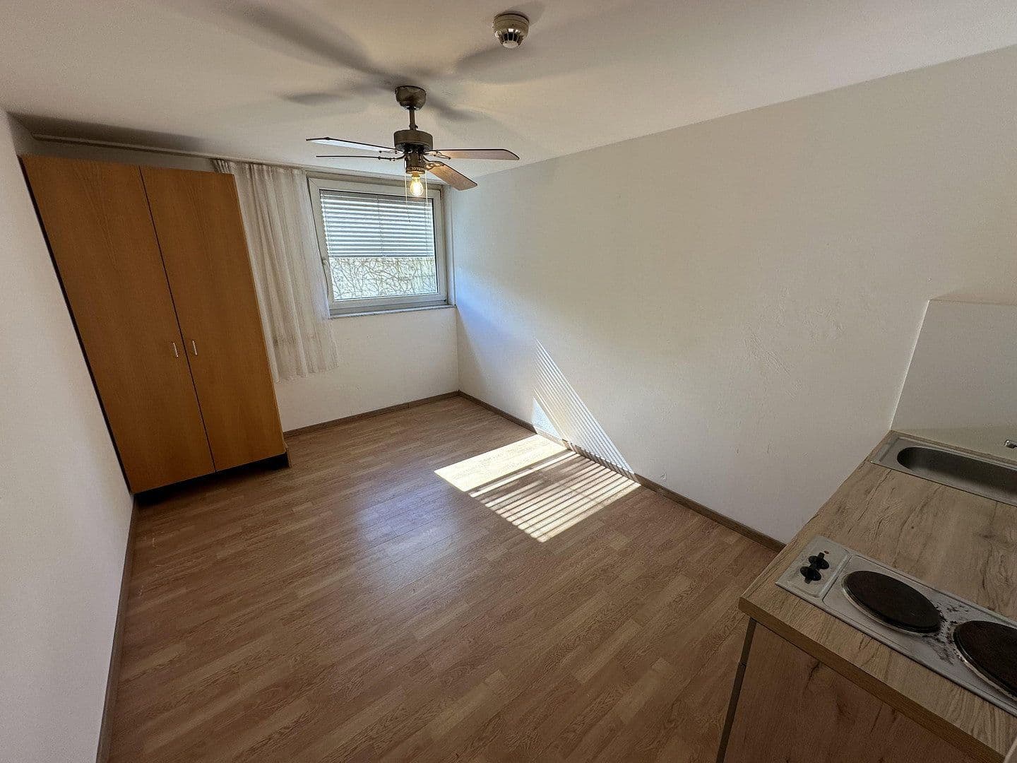 Prenájom bytu 1-izbový 20 m², Mitterweg 13, Innsbruck, Tirolsko Prenájom bytu 1-izbový 20 m², Mitterweg 13, Innsbruck, Tirolsko