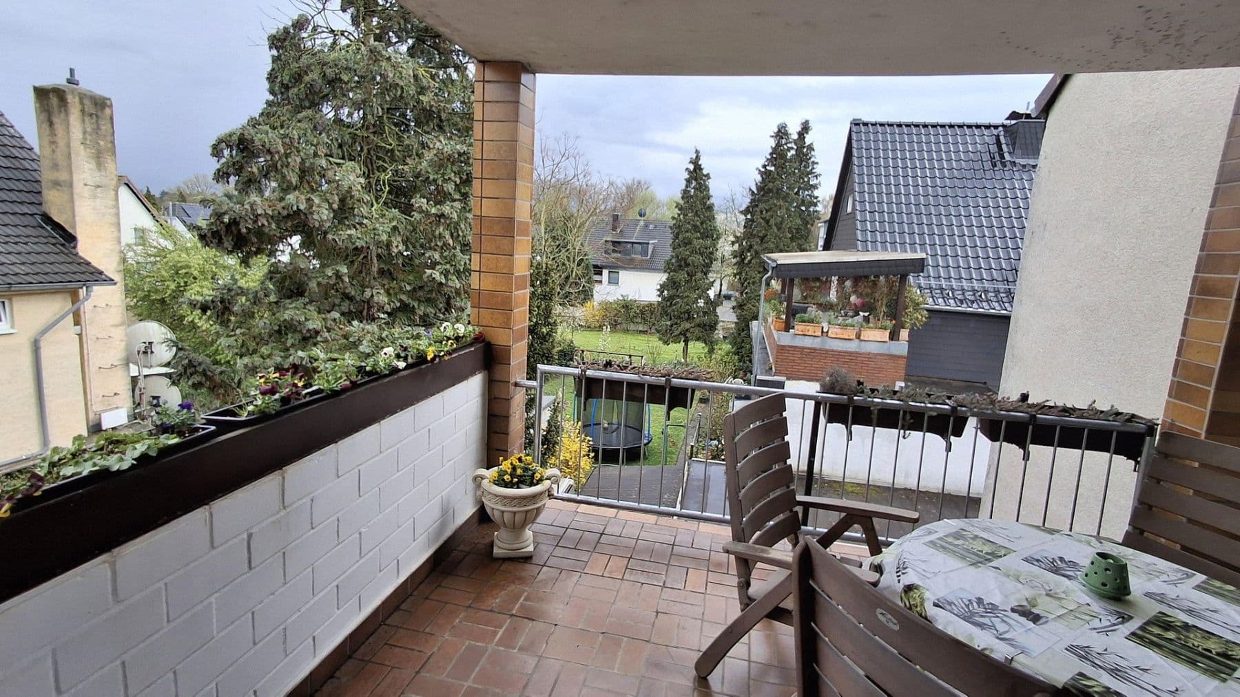 Prenájom bytu 2-izbový 70 m², Kradepohlsmühlenweg 1A, Bergisch Gladbach, Severné Porýnie - Westfálsko Prenájom bytu 2-izbový 70 m², Kradepohlsmühlenweg 1A, Bergisch Gladbach, Severné Porýnie - Westfálsko